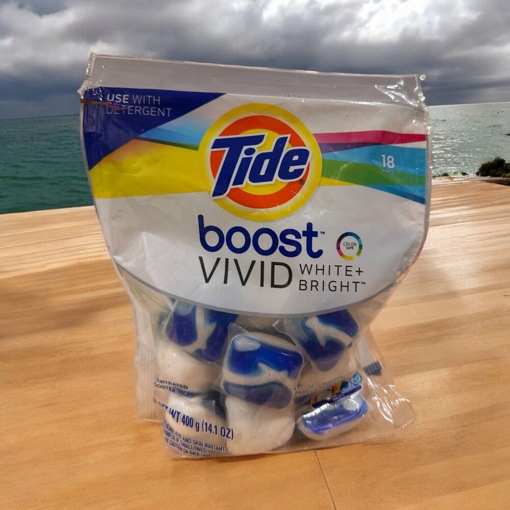 Tide Boost Vivid White & Bright In Wash Booster Packs 18 Count READ